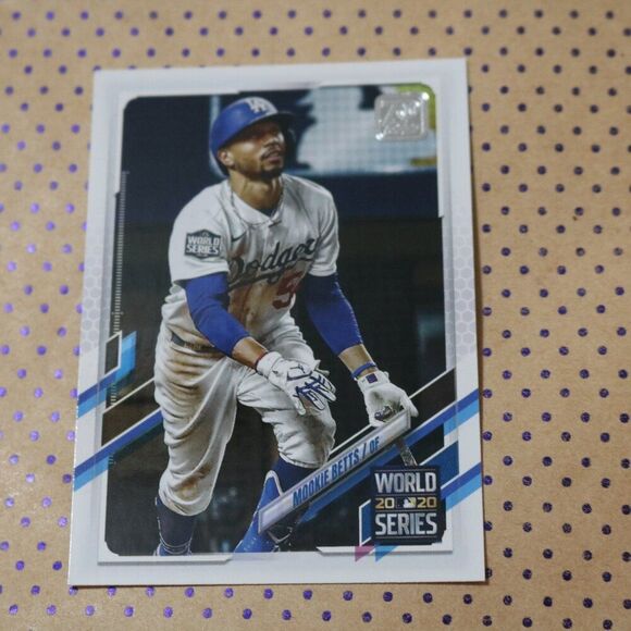 Mookie Betts #15 Baseball Card - Picture 1 of 2